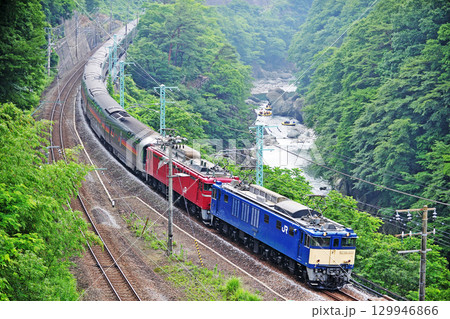 上越線 上牧-水上 JR東日本 EF64-1032+EF81-133+E26系 カシオペア 上越線 上牧-水上 JR東日本 EF64-1032+EF81-133+E26系 カシオペア 129946866