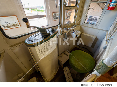 123号車運転席 129946941