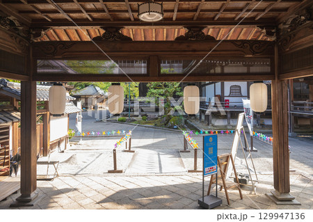 滋賀大津 西教寺 大本坊の玄関 滋賀大津 西教寺 大本坊の玄関 129947136