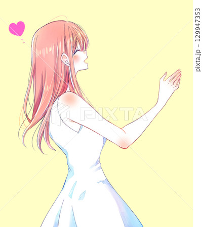 笑顔で手を伸ばす女性　夏　恋愛　横側 129947353