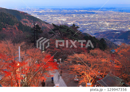 【神奈川県】大山寺紅葉ライトアップと湘南の眺め 【神奈川県】大山寺紅葉ライトアップと湘南の眺め 129947356