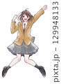 ジャンプして喜ぶ女子学生 　笑顔 129948133