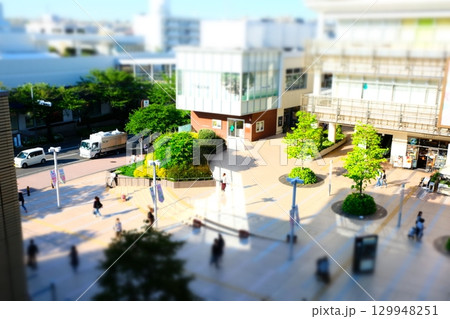 駅前のテラス 129948251