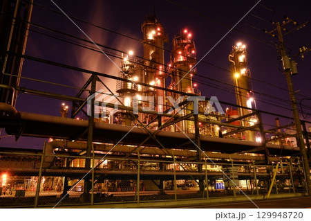 工場夜景 129948720