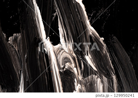 黒色と白色の背景 黒色と白色の背景 129950241