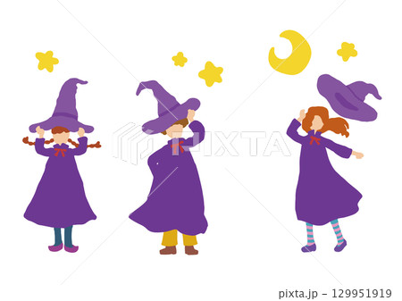 ハロウィンの仮装をする子供達と夜空 129951919