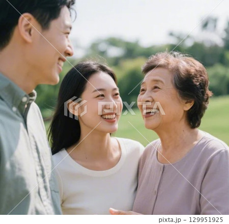 姑との語らい 129951925