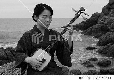 三味線を奏でる人 三味線を奏でる人 129952744
