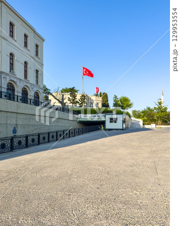 Istanbul's modern cityscape with the Turkish flag. Istanbul's modern cityscape with the Turkish flag. 129953554