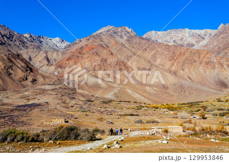 Pamir mountains, view from Pamir Highway, Tajikistan 129953846