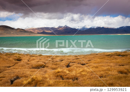 Sasykkul or Sasyk-kul lake in Murghab region, Tajikistan 129953921