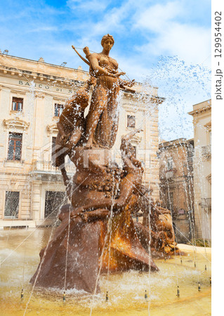 Fountain of Diana or Fontana di Diana, Syracuse Fountain of Diana or Fontana di Diana, Syracuse 129954402