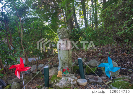 滋賀大津 西教寺 参道沿いの地蔵様 滋賀大津 西教寺 参道沿いの地蔵様 129954730