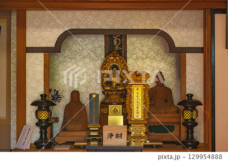 滋賀大津 西教寺 書院の明智光秀・煕子御位牌奉安所 滋賀大津 西教寺 書院の明智光秀・煕子御位牌奉安所 129954888