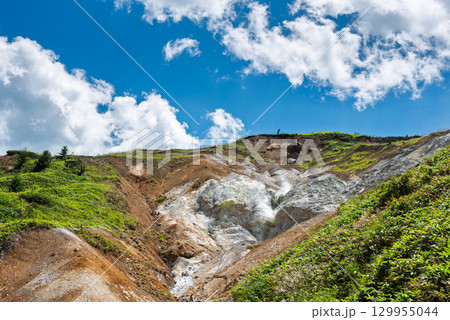 夏の万座温泉の空吹 夏の万座温泉の空吹 129955044
