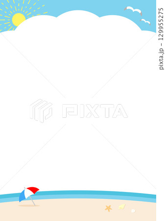 夏の海辺の風景、太陽とビーチパラソル 129955275