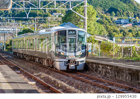 きのくに線 那智駅 225系電車 129955430