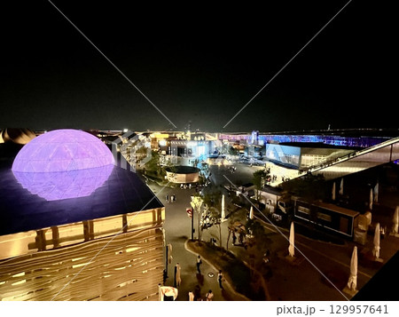 大阪・関西万博2025　大屋根リングから見たイルミネーション 129957641