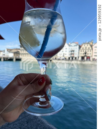 昼下がり 129959192