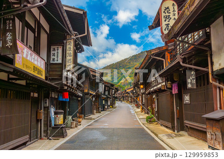 秋の奈良井宿　中山道 129959853