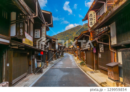 秋の奈良井宿　中山道 129959854