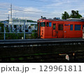 鉄橋を渡るキハ 129961811