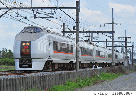 高崎線　行田－熊谷　JR東日本　651系1000番台　OM203編成（大宮）　草津 129962967