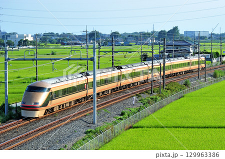 東北本線 東鷲宮ー栗橋 東武鉄道 100系 106編成 日光詣 東北本線 東鷲宮ー栗橋 東武鉄道 100系 106編成 日光詣 129963386