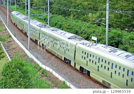 常磐線　偕楽園－赤塚　JR東日本　E001系（尾久）　四季島　7両試運転 129963539