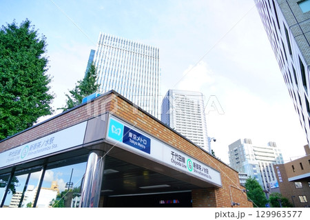 新御茶ノ水駅の入り口 129963577
