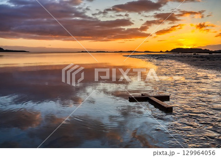 Wooden Cross Washup Reflection River Bay Wooden Cross Washup Reflection River Bay 129964056
