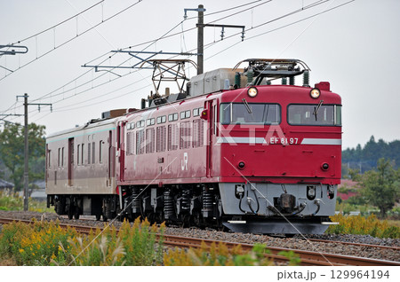 常磐線　岩間ー羽鳥　JR東日本　EF81-97（田端）+マニ50-2186（水戸）　ゆうマニ 129964194