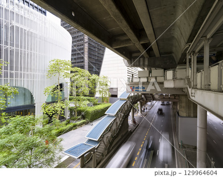 バンコク・BTSプルンチット駅入口 / Phloen Chit Station, Bangkok 129964604