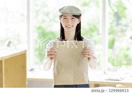 ランチ　お弁当　テイクアウト 129966613