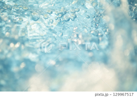 キラキラ水面　夏色のイメージ 129967517
