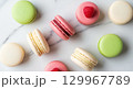 カラフルなマカロン 129967789