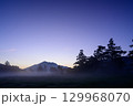 尾瀬ヶ原の夜明け 129968070