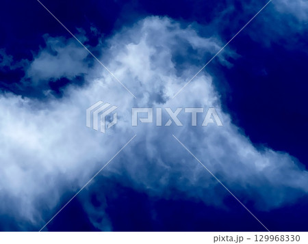 雲のある空 雲のある空 129968330