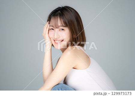 ビューティー 若い女性 ビューティー 若い女性 129973173