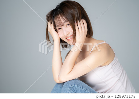 ビューティー 若い女性 ビューティー 若い女性 129973178
