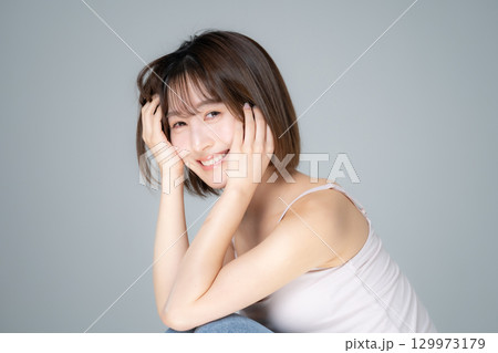 ビューティー 若い女性 ビューティー 若い女性 129973179