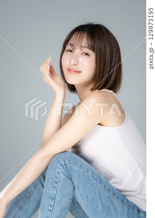 ビューティー 若い女性 ビューティー 若い女性 129973195