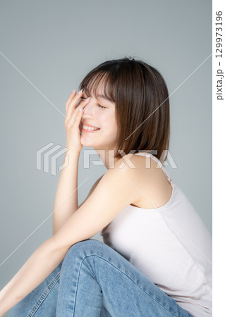 ビューティー 若い女性 ビューティー 若い女性 129973196