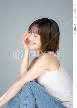 ビューティー 若い女性 ビューティー 若い女性 129973197
