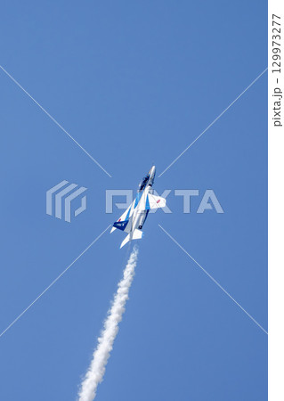 夏の青空と松島基地のブルーインパルス 宮城県東松島市 夏の青空と松島基地のブルーインパルス 宮城県東松島市 129973277