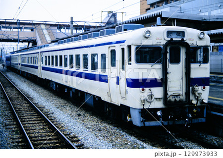 南福岡駅に停車中のキハ58系気動車（JR九州） 129973933