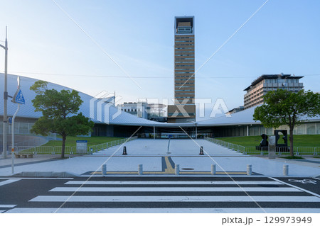 あなぶきアリーナ香川(瀬戸内海に臨む1万人収容のアリーナ) あなぶきアリーナ香川(瀬戸内海に臨む1万人収容のアリーナ) 129973949