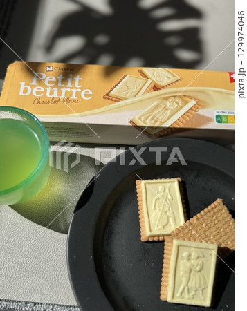 ホワイトチョコの誘惑 129974046