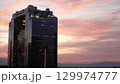 都会の夕焼け 129974777