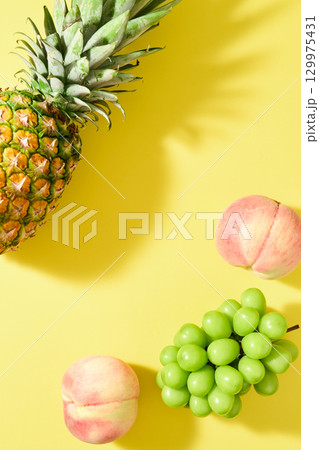 パイナップル　桃　シャインマスカット 129975431